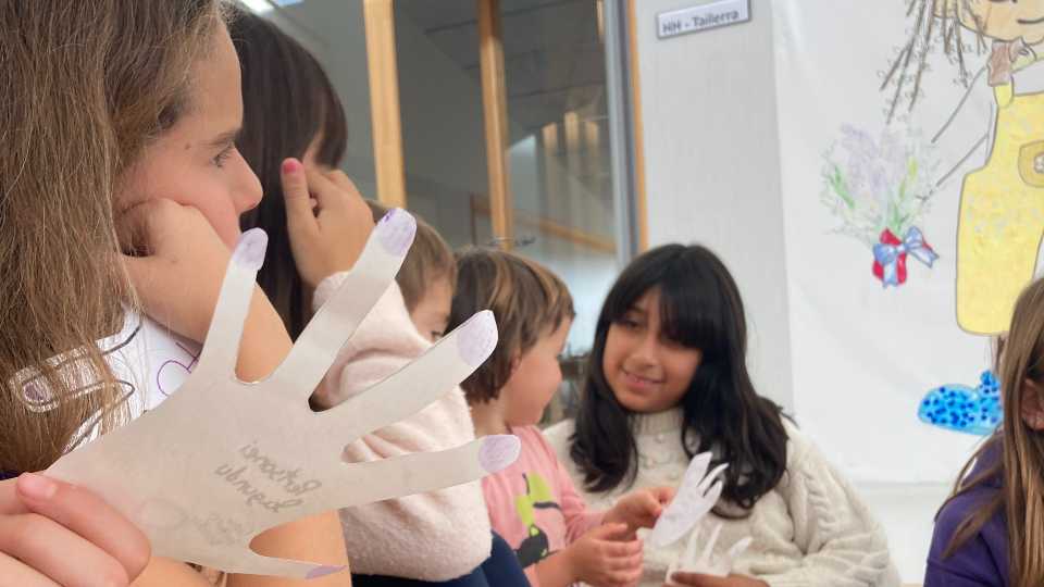 Urtero bezala azaroaren 25arekin ekintza bereziak egin ditugu Zumadia eskolan